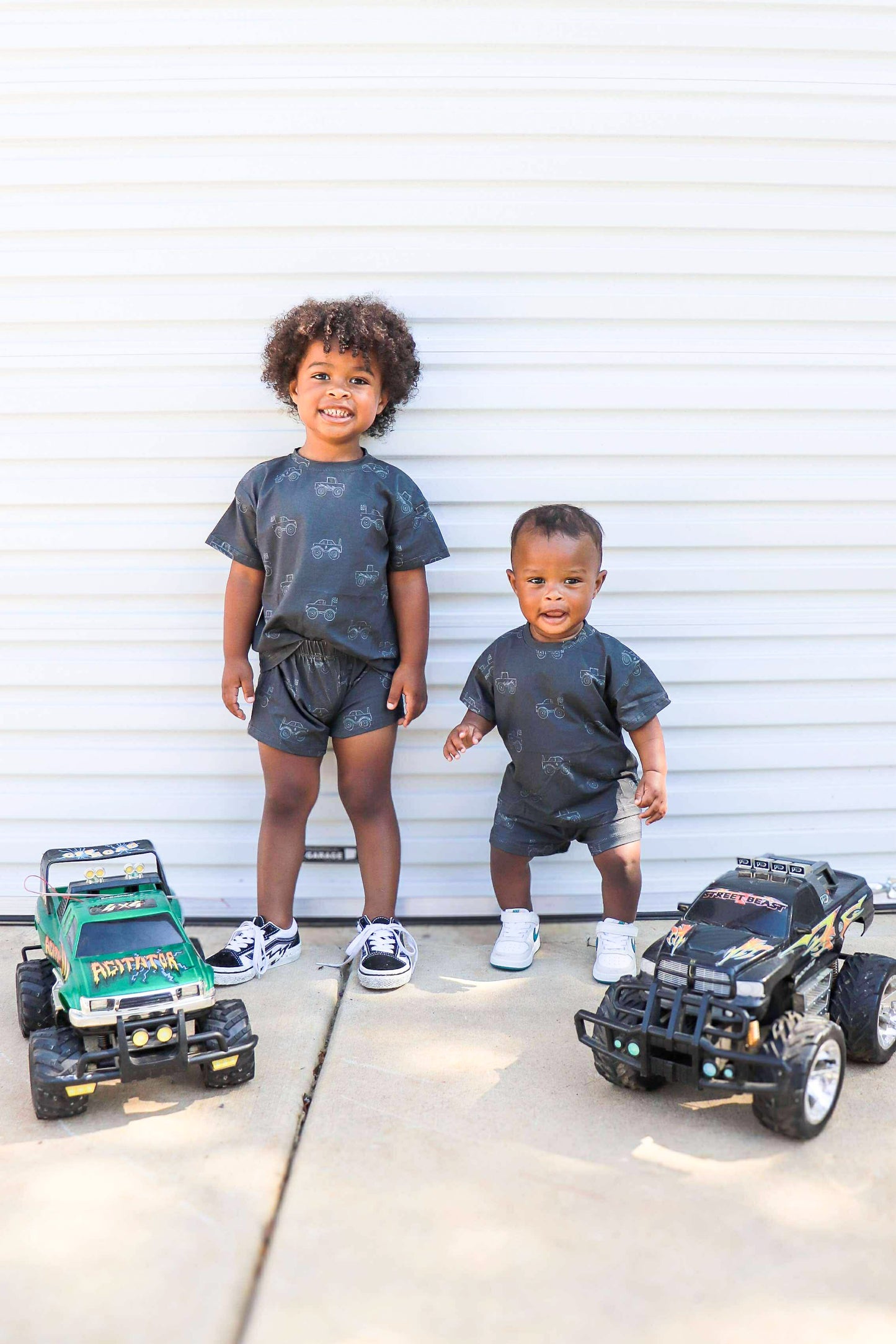LG MONSTER TRUCK SET
