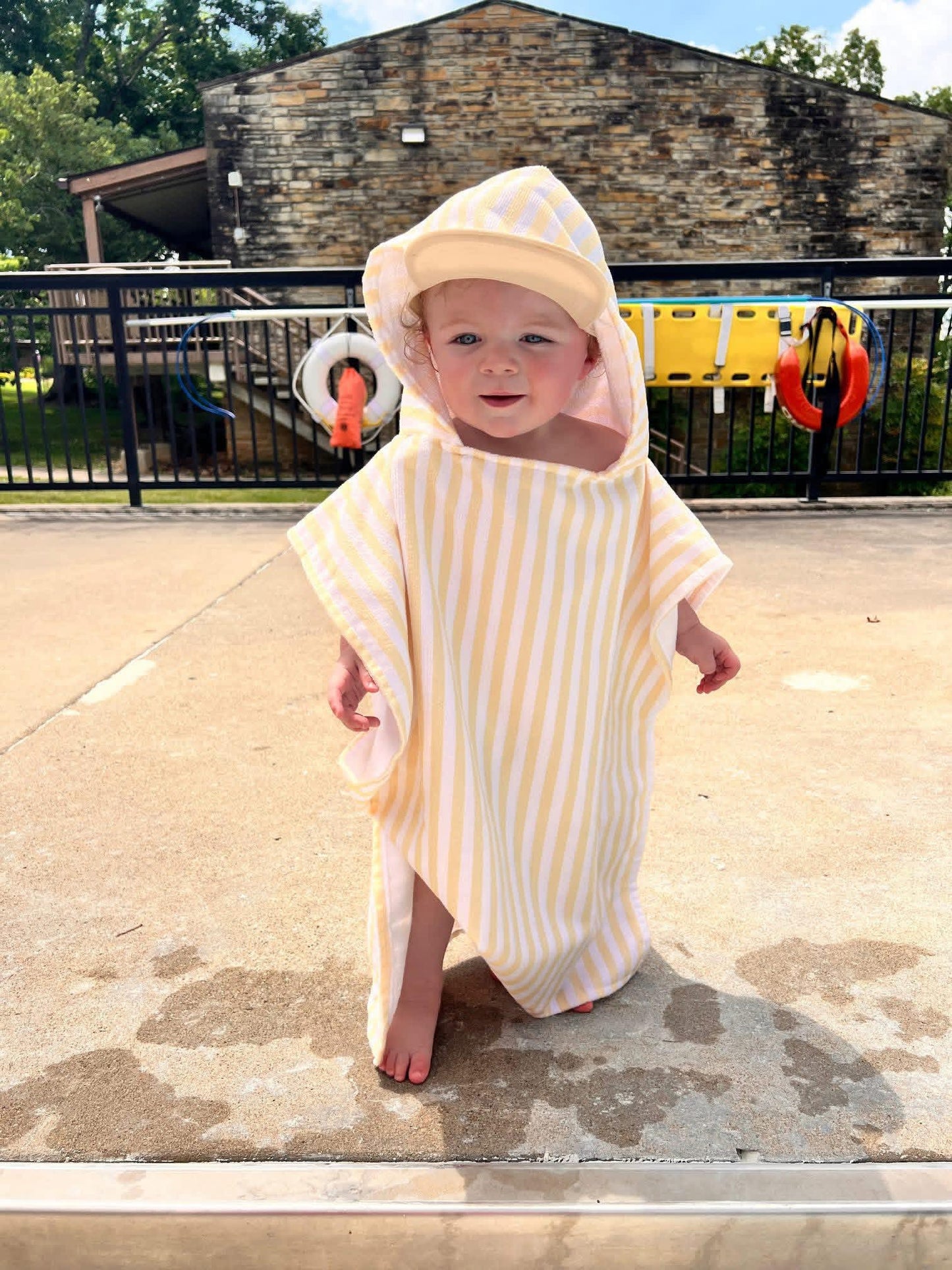 SUNNY TRIPE PONCHO TOWEL
