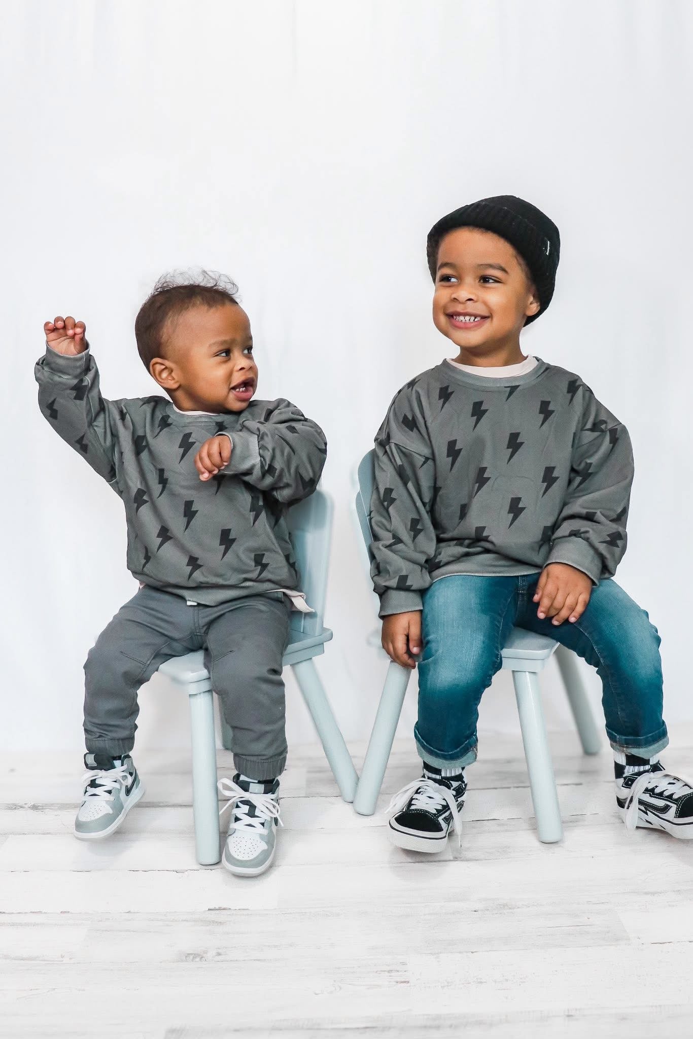 LG GREY SKIES CREWNECK