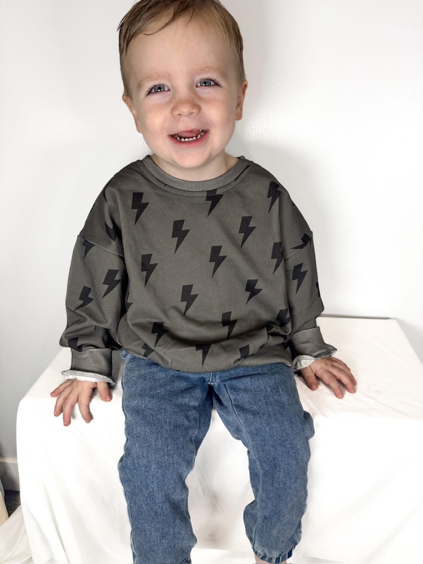 LG GREY SKIES CREWNECK