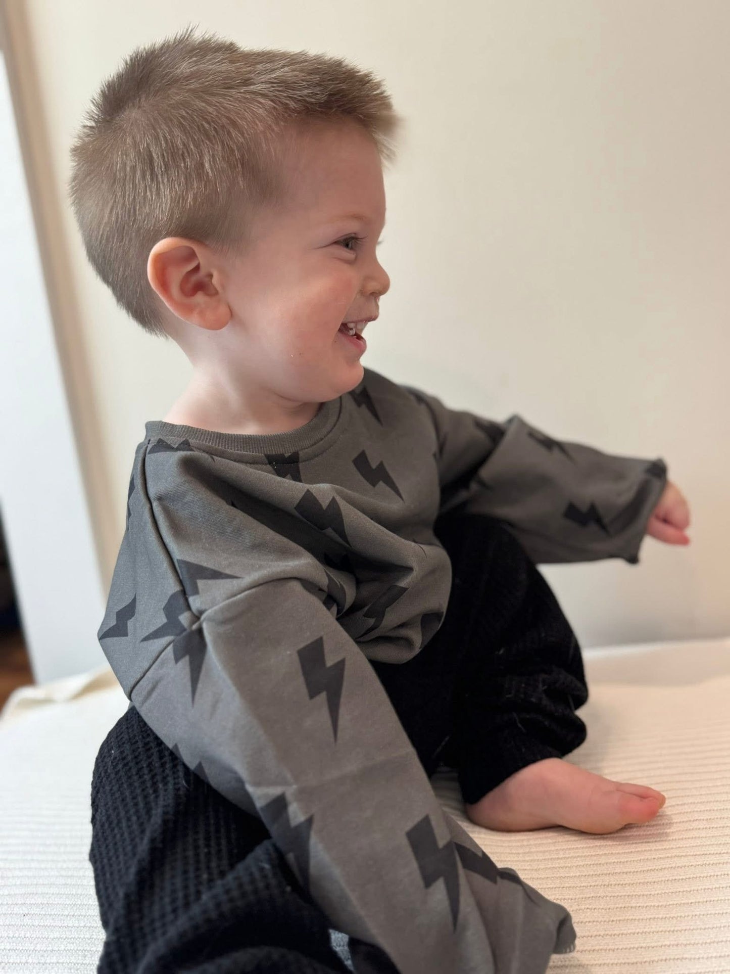 LG GREY SKIES CREWNECK